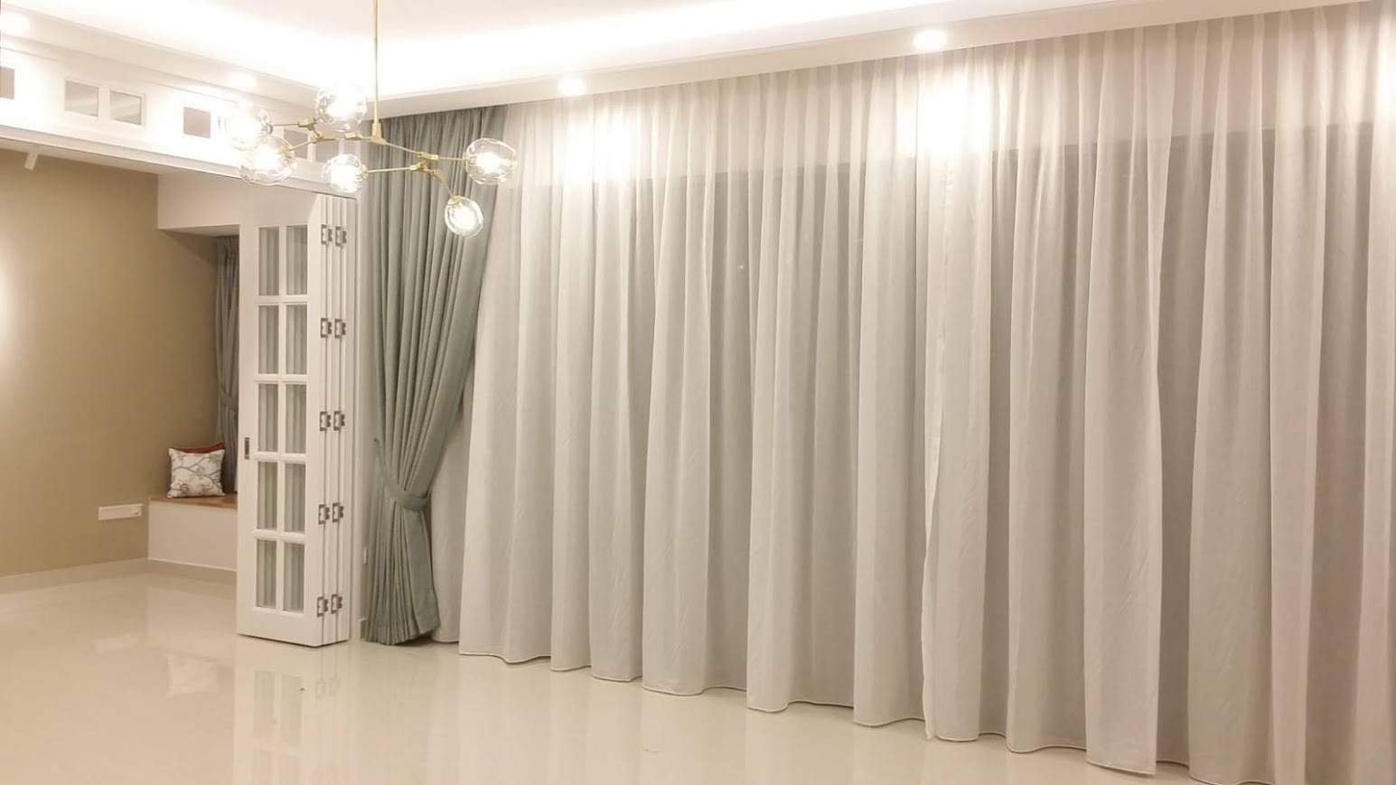 Sheer panel day curtains